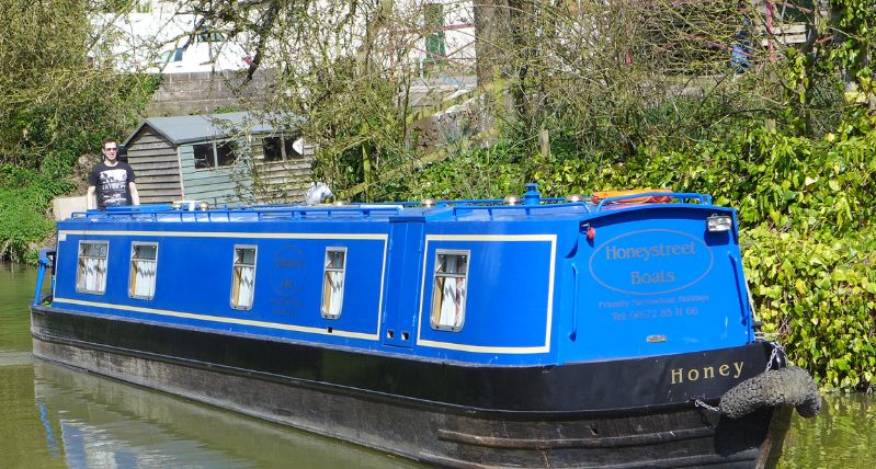 Honeystreet Boats on the canal